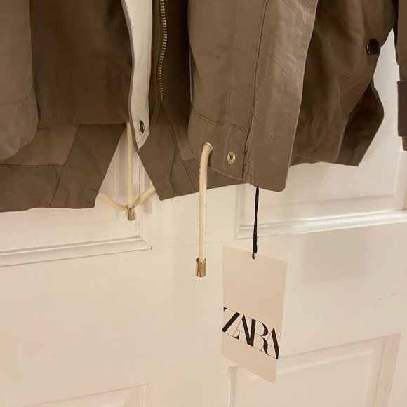 NEW! with tags. ZARA army green jacket with hoodie. Nice oversize fit. Size XS - Picture 3 of 5
